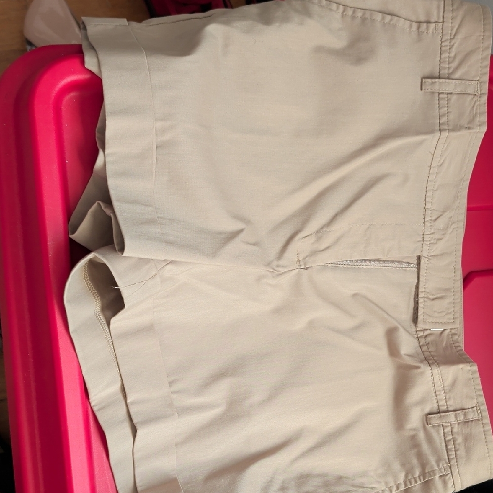Daisy Fuentes Tan Women's Shorts
